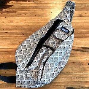 NWOT Kavu Crossbody Rope Sling Bag. Taupe with Black accents.  New condition.